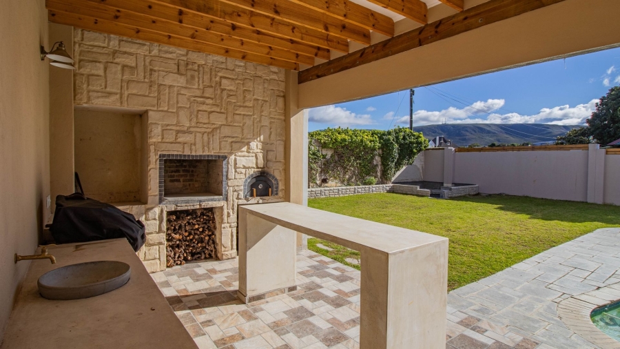 3 Bedroom Property for Sale in Westcliff Western Cape